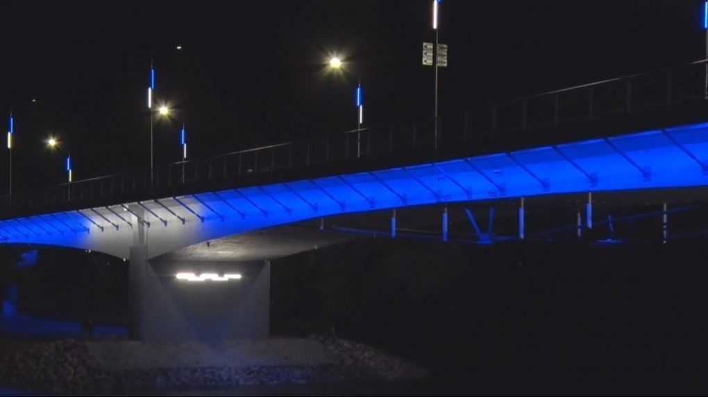 Hlohovecký most je opäť v plnej prevádzke. Symbolicky na ňom rozsvietili takmer 300 svetiel