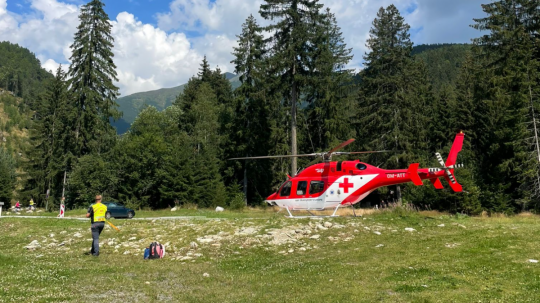 Vrtuľník Horskej záchrannej služby.