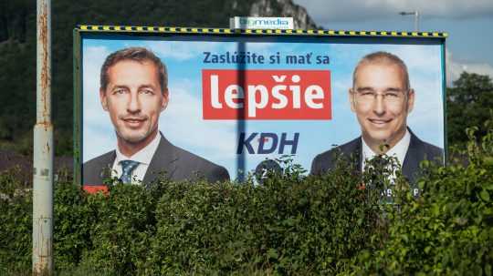 Billboard do predčasných parlamentných volieb strany Kresťanskodemokratické hnutie.