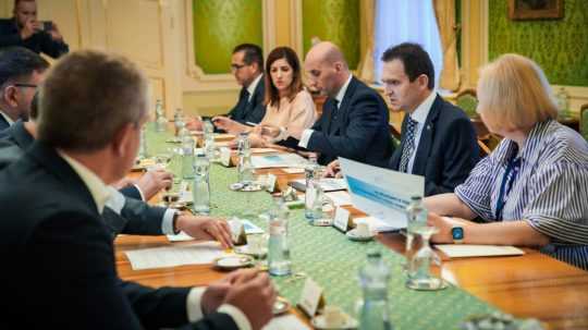 Predseda vlády Ľudovít Ódor sa stretol so zástupcami samospráv.