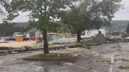 Areál kúpaliska v Podhájskej zdevastovala búrka.