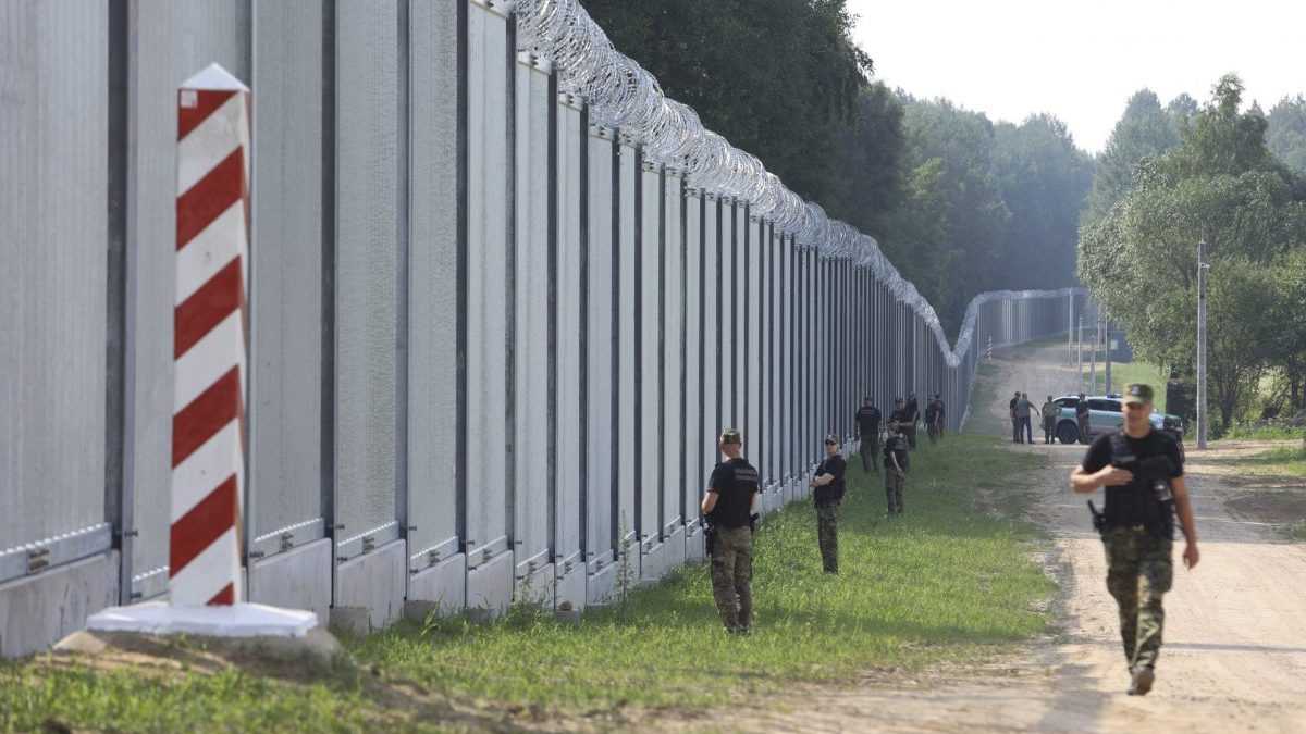 Polska rozmieści 10 000 żołnierzy w pobliżu granicy z Białorusią