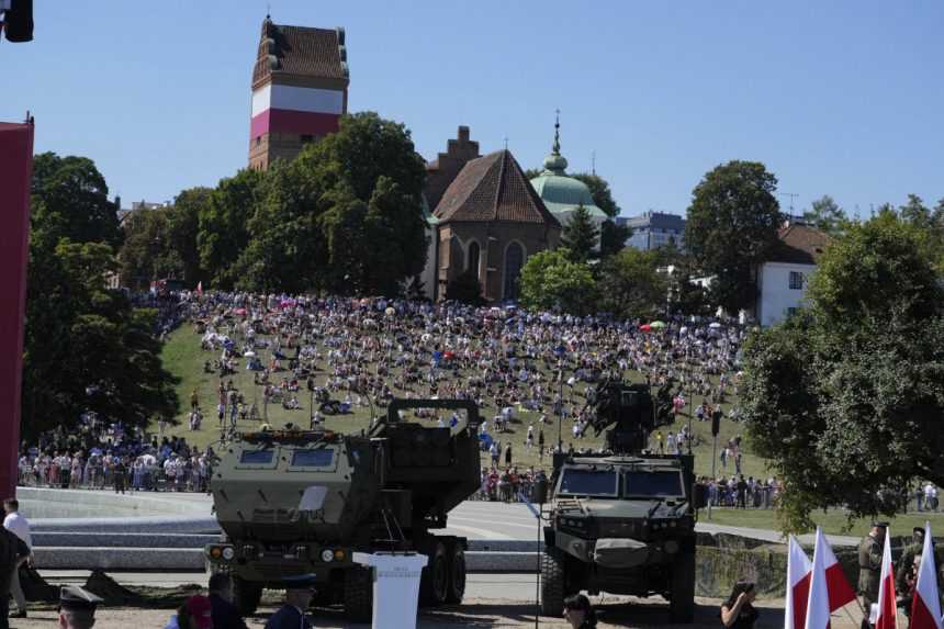 VIDEO: Poľská armáda vo Varšave predvádza svoje najmodernejšie zbrane a obranné systémy