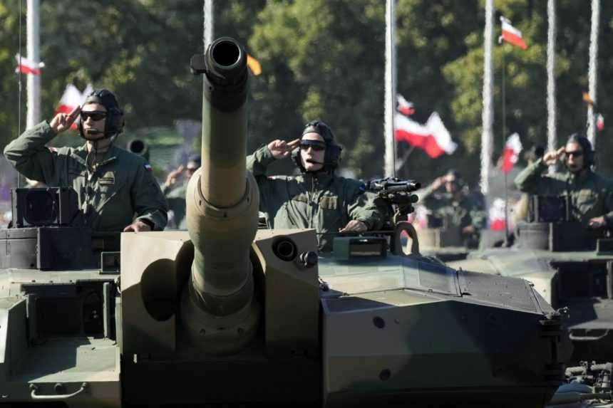 VIDEO: Poľská armáda vo Varšave predvádza svoje najmodernejšie zbrane a obranné systémy