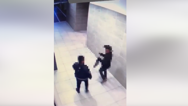 VIDEO: Na hlavnej stanici v Bratislave muž napadol seniora, ukradol mu peňaženku. Dlho sa však z lupu netešil