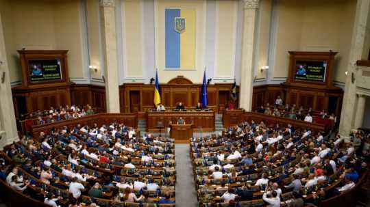 Volodymyr Zelenskyj na plenárnom zasadnutí ukrajinského parlamentu.