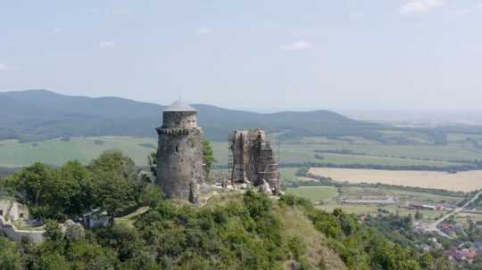 Na snímke je hrad Slanec.