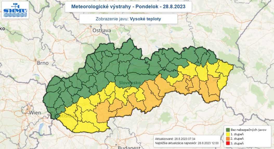 Na mape sú zvýraznené okresy, pre ktoré platí výstraha.