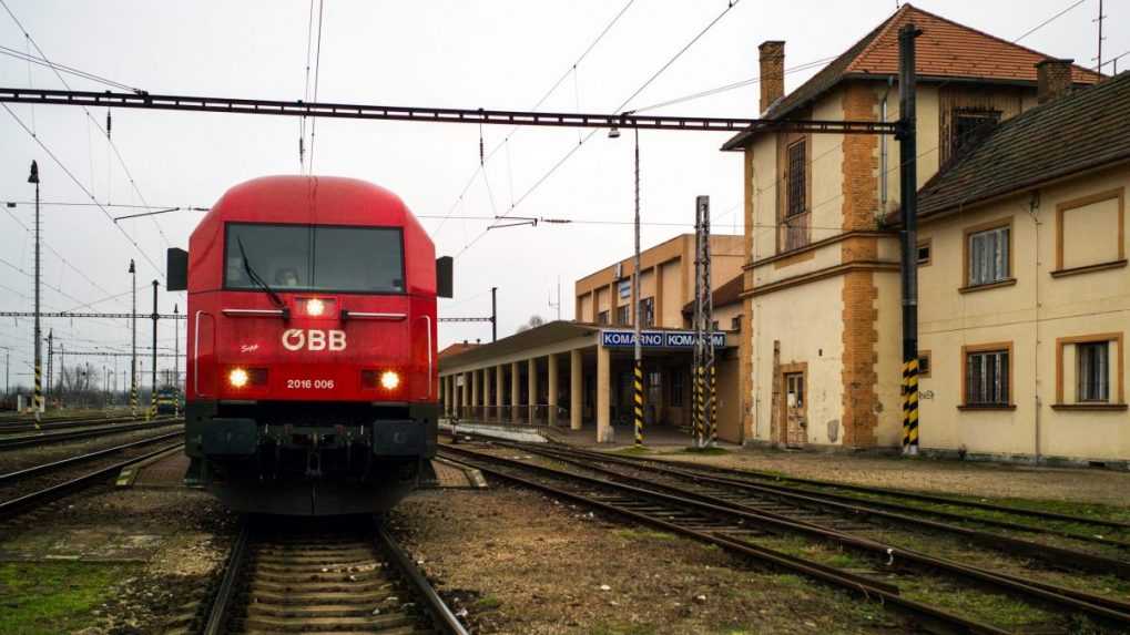 Na železničnej trase Bratislava-Komárno musia cestujúci rátať s výlukami, na október sa ich plánuje hneď niekoľko
