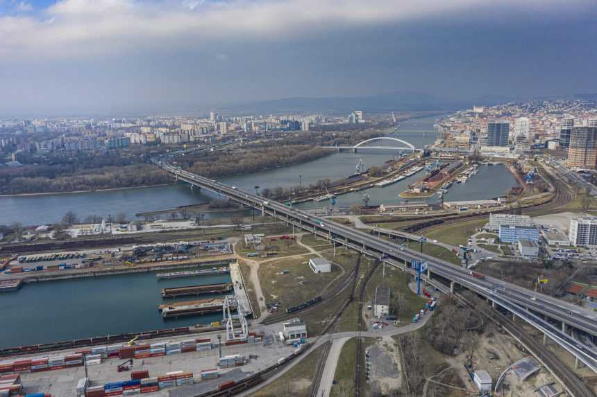 V noci z piatka na sobotu uzatvoria Prístavný most v Bratislave, doprava bude presmerovaná