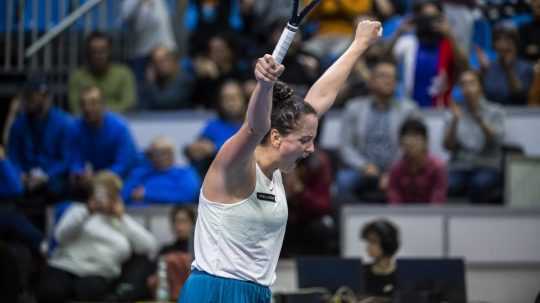 Lucky loserka Hrunčáková postúpila po triapolhodinovom boji do štvrťfinále turnaja v Kantone