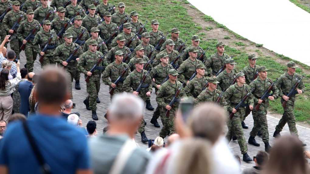 Záujem o vstup do ozbrojených síl stúpa: V Banskej Bystrici zložili prísahu stovky vojakov