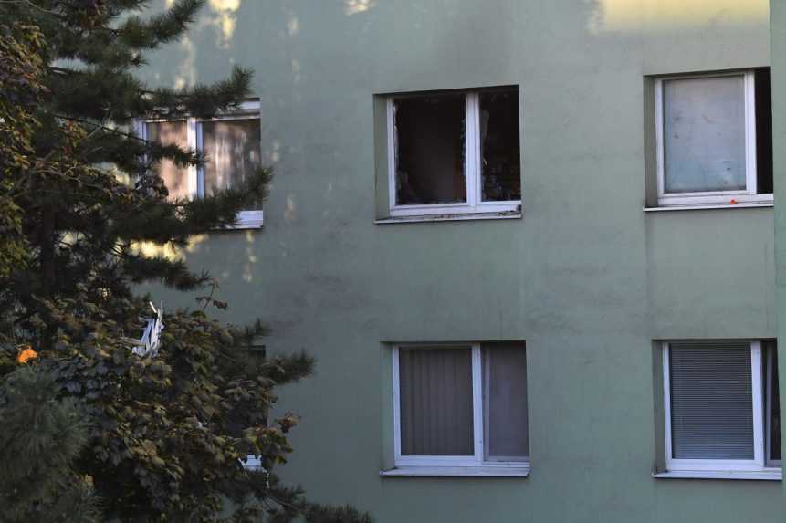 Muž v Bratislave strieľal z okna na ľudí, zranil okoloidúcich aj policajta: Dvoch zranených museli operovať