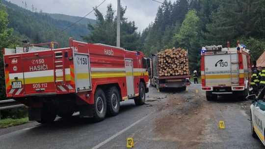 Horský priechod Čertovica uzavretý kvôli vážnej dopravnej nehode.