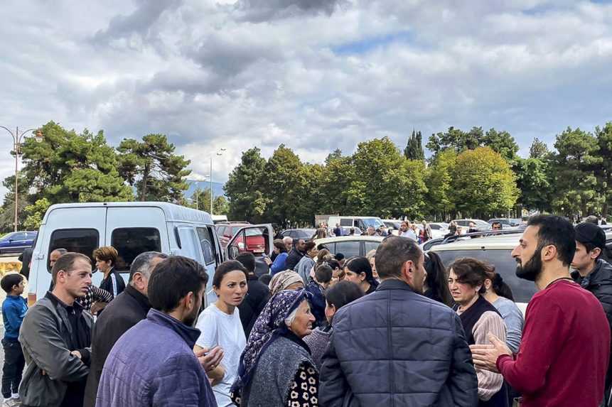 Náhorný Karabach hlási dohodu s Arménskom. Jerevan vyšle do regiónu humanitárny konvoj