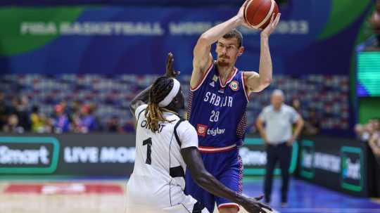 Srbskému basketbalistovi Simaničovi po zranení na majstrovstvách sveta museli odstrániť obličku