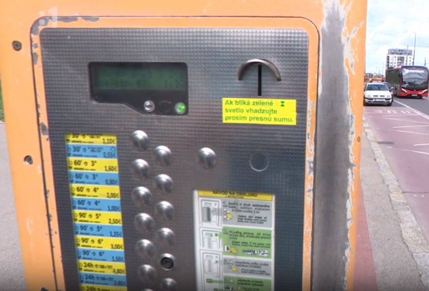 Vandali v Košiciach poškodili automaty na cestovné lístky. Škody sú vysoké a opravy potrvajú niekoľko týždňov