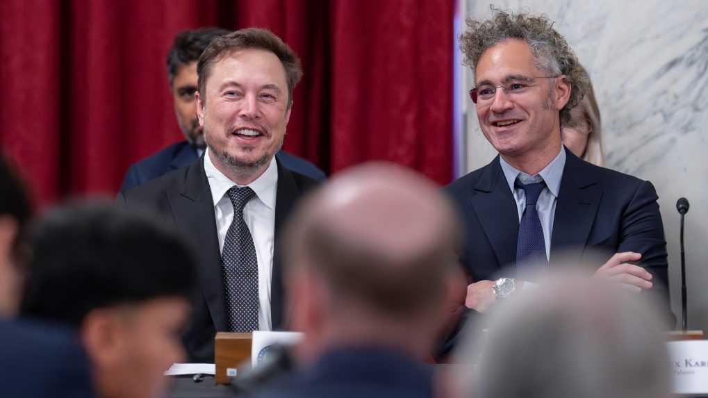 Mark Zuckerberg, Elon Musk, Bill Gates a ďalší technologickí lídri sa stretli s americkými senátormi, išlo o umelú inteligenciu