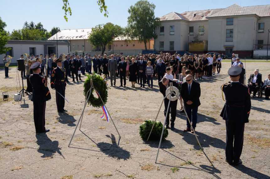 V Seredi si pripomenuli Deň obetí holokaustu a rasového násilia. Prítomným sa prihovorila aj prezidentka Zuzana Čaputová