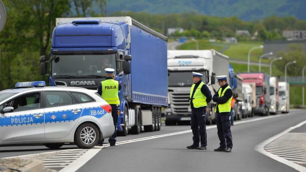 Poľsko zavádza kontroly na hraniciach so Slovenskom, preverovať budú prichádzajúce vozidlá