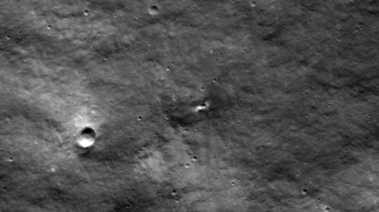 Snímka kráteru na Mesiaci.