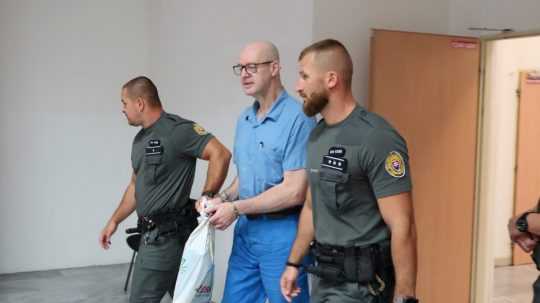 Na snímke obžalovaný exšéf TV Markíza Pavol Rusko prichádza na súdny proces v kauze prípravy vraždy Klaus-Volzovej, v Bratislave 14. septembra 2023.