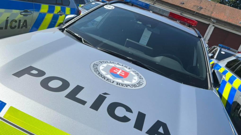 Bratislavskí policajti museli tasiť služobný taser. Muž ohrozoval ženu nožom