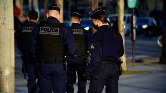 Na ilustračnej snímke francúzska polícia.