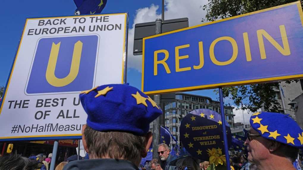 Tisíce ľudí v Británii pochodovali za návrat do Európske únie