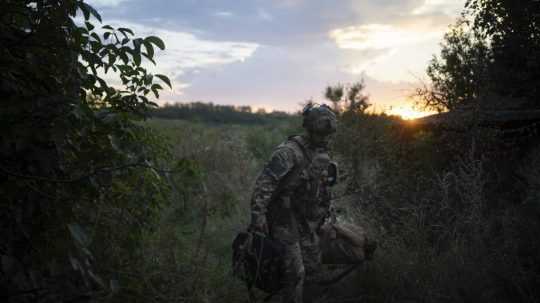 Na ilustračnej snímke ukrajinský vojak