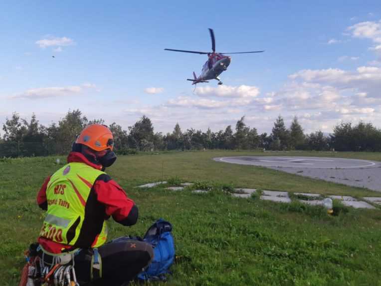 V Tatrách museli zasahovať horskí aj leteckí záchranári: Pomoc potrebovalo množstvo turistov