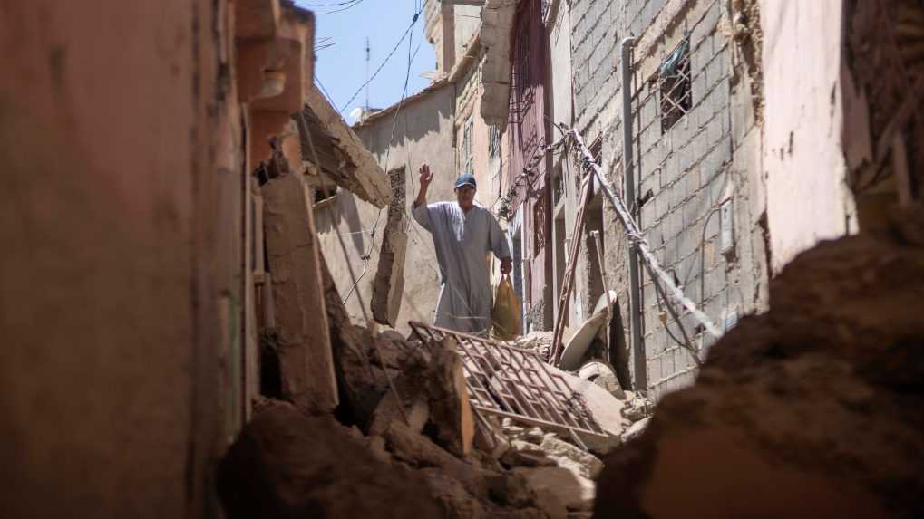 Počet obetí zemetrasenia v Maroku ešte viac stúpol, ľudí vystrašil ďalší dotras