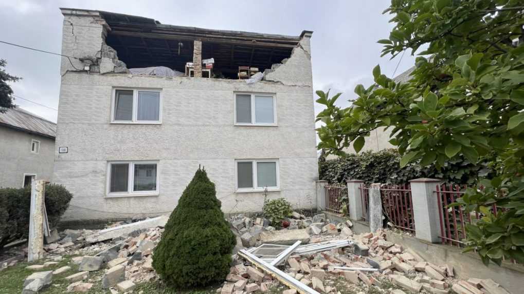 V Ďapalovciach zostalo po zemetrasení viacero domov neobývateľných, obce na východe rátajú škody