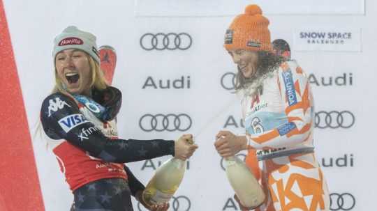Na snímke slovenská lyžiarka Petra Vlhová (vpravo) a Američanka Mikaela Shiffrinová (vľavo).