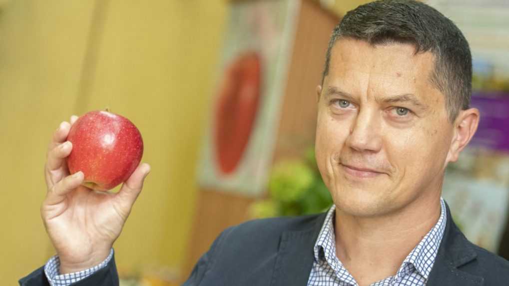 Toto je najkrajšie jablko roku 2023: Súťaž už druhý rok po sebe vyhral ten istý pestovateľ s rovnakou odrodou