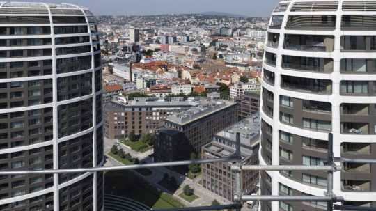 Na snímke výhľad zo strechy multifunkčného projektu SKY PARK 4 v Bratislave.