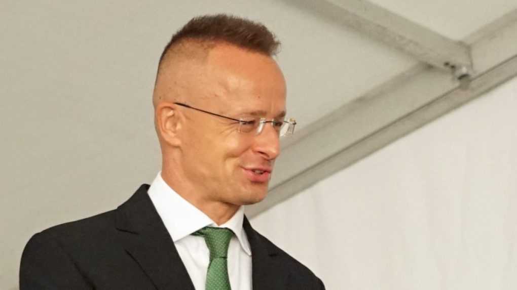 Maďarský šéf diplomacie viní z nárastu migračného tlaku EÚ. Reagoval na obnovu hraničných kontrol