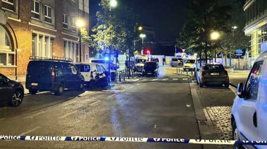 Polícia uzavrela oblasť, kde sa v centre Bruselu strieľalo.