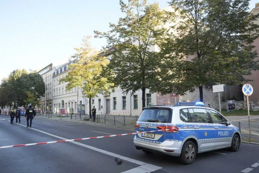 Na synagógu v Berlíne zaútočili zápalnými fľašami. Polícia zadržala jedného muža