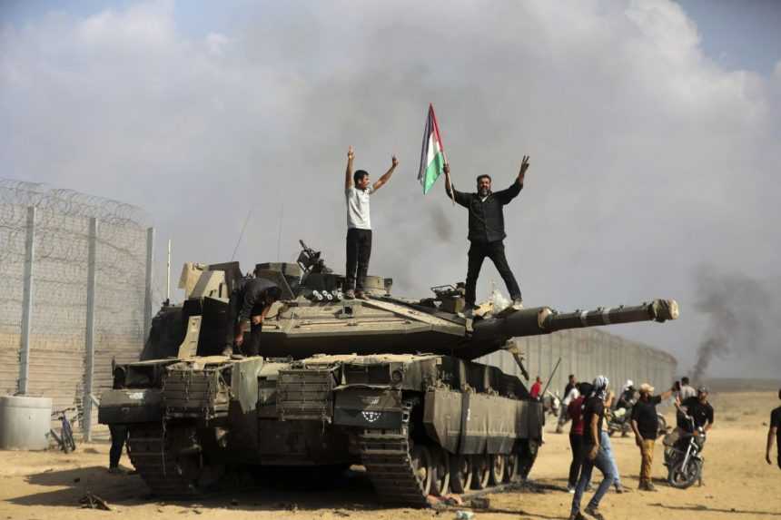 Izrael vyzval na evakuáciu 1,1 milióna obyvateľov severnej časti Gazy. Hamas reagoval, aby zostali doma