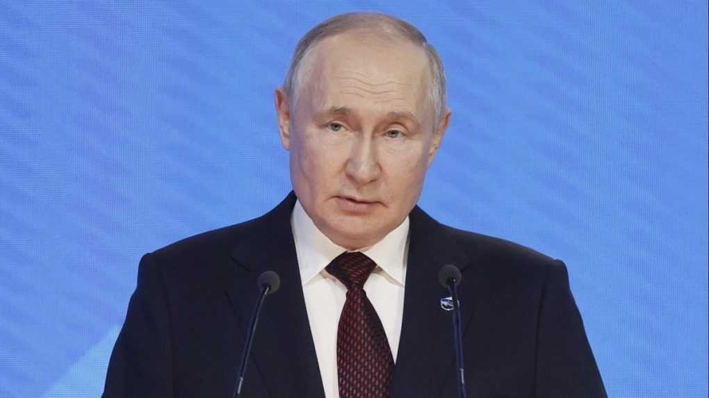 Obete z Prigožinovho lietadla mali v telách úlomky granátu, povedal ruský prezident Putin