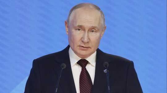 uský prezident Vladimir Putin hovorí počas výročného stretnutia Valdajského diskusného klubu 5. októbra 2023 v Soči.