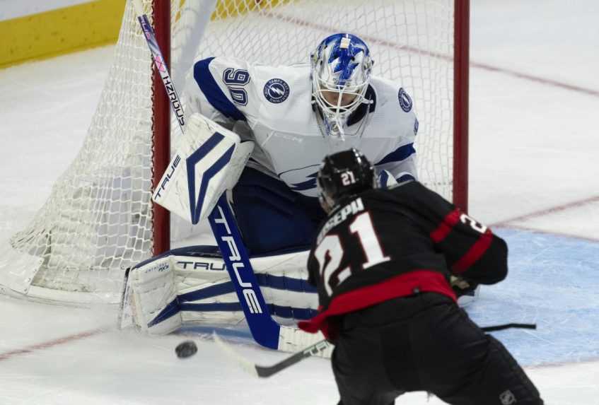 NHL: Tampa s Černákom nestačila na Ottawu. Vatrano hetrikom zdemoloval Hurricanes