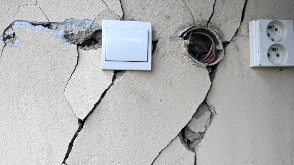 V Prešovskom kraji trvá po zemetrasení mimoriadna situácia, statici kontrolujú budovy
