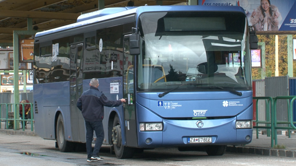 Vodičov ubúda, dopravcovia musia rušiť linky. Slovenské regióny bojujú s nedostatkom šoférov autobusov