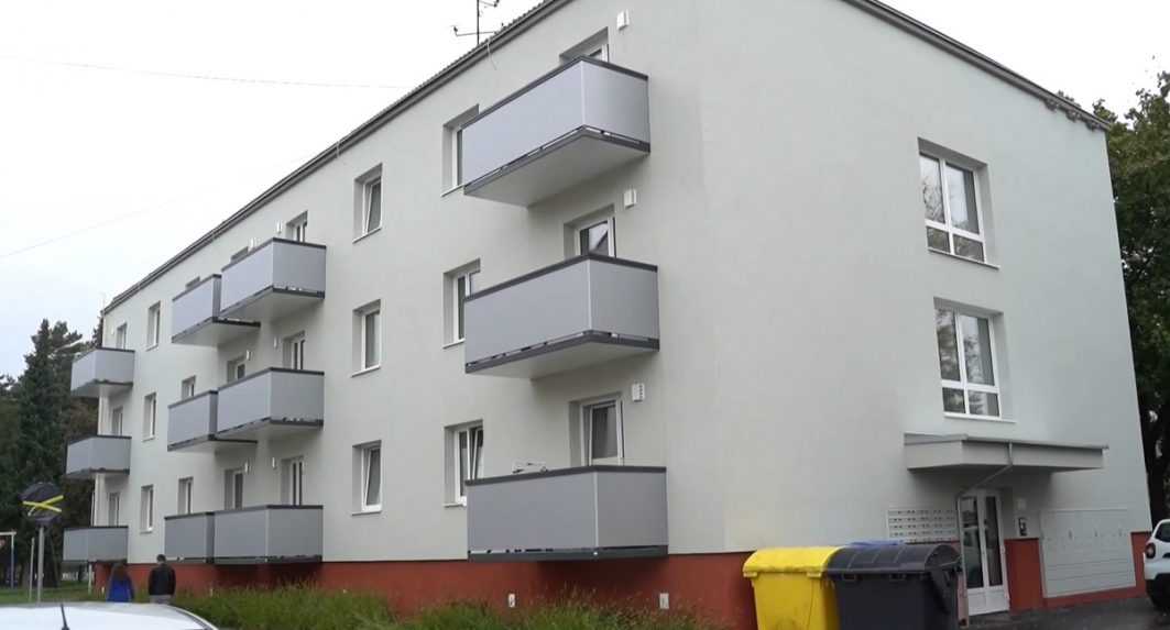 Budovu umeleckej školy v Dubnici nad Váhom prerobili na bytový dom. O nových nájomníkoch rozhodlo losovanie