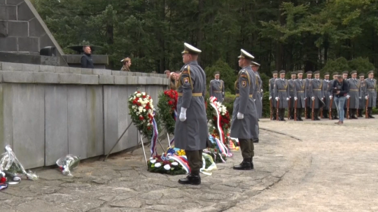 Na Dukle spomínali na hrdinov a obete Karpatsko-duklianskej operácie spred 79 rokov.