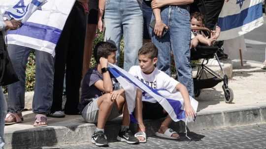 Ilustračná snímka - dvaja izraelskí chlapci.