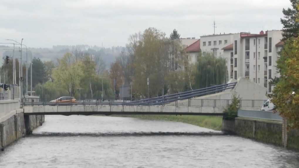 Most pri banskobystrickej malej železnici pre autá uzavreli pred dvoma rokmi. Teraz po ňom neprejdú ani chodci