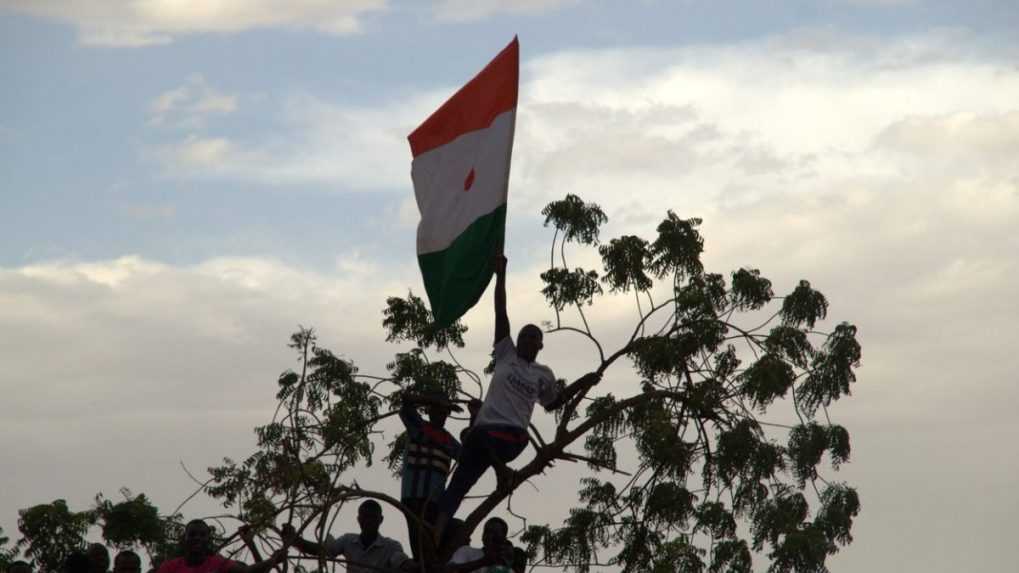 Po útoku islamských radikálov v Nigeri zomrelo najmenej 29 nigérijských vojakov